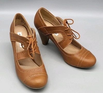 Zapatos de tacón tostados con cordones Cottage Prarie Peasant Regency 3" American Eagle talla 7 Foto 1 de 4