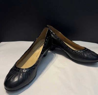 Softspots Heels Womens 9 1/2 WW Pump Black Leather Low Top Block Round Toe - Image 1 of 4