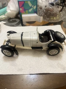 Burago 1928 Mereceds-Benz SSK - White/Black Die Cast 1/18 - Bild 1 von 13