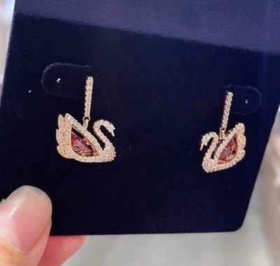 Новый лебедь воды капли формы серьги лебедь, красный, розовое золото покрытием тон 5614124 - Изображение 1 из 4