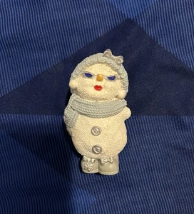 Zugabe Snow Buddies Figur 3,5" Weihnachtsschmuck Schneemädchen Sonnenbrille Geschenk - Bild 1 von 2