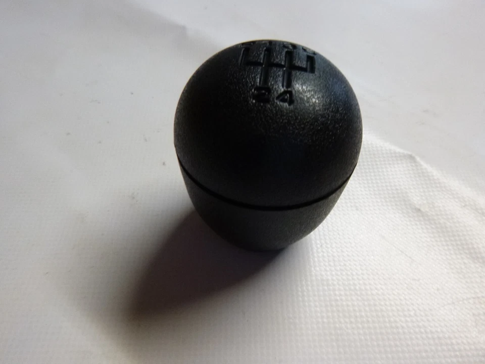 Land Rover Defender and RRC Gear Knob (art.1739A) - Image 1 of 1
