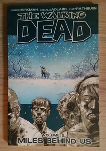 The Walking Dead Volume 2-Miles Behind Us-Comics TPB VF condition - Picture 1 of 2