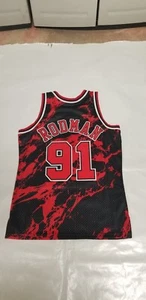 NEU MIT ETIKETT AUTHENTISCHES MITCHELL&NESS DENNIS RODMAN CHICAGO BULLS 97 MARMOR TRIKOT FÜR HERREN S - Bild 1 von 9