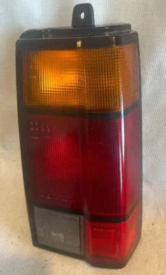1984-85 HONDA CIVIC WAGON PASSENGER TAIL LIGHT USED OEM - Image 1 of 3
