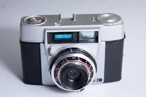 APPAREIL PHOTO-CLOSTER CB61 ARGENTIQUE 1950--24X36--bon état - Picture 1 of 4