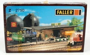 Faller 2750 Z Scale Fuel Depot Building Kit - Picture 1 of 2