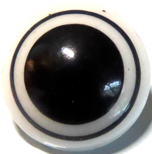 ANTIGUA POLAINA CHINA BLANCA Y NEGRA BOTÓN OJO DE BUEY ~ 1/2" - Imagen 1 de 3