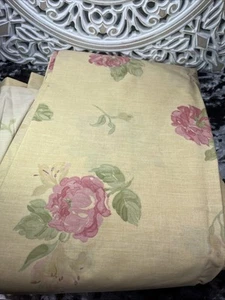 Vintage SANDERSON Waterlily Rose PolyCotton Fabric 5m X 274cm 2 Available W09 - Picture 1 of 7