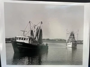 Australian Terry Naughton QC - original B&W photo -harbour & roofscape study - Picture 1 of 2