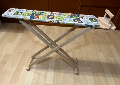 Bügelbrett mit Bügeleisen aus Holz , neuwertig da unbespielt Top Qualität - Bild 1 von 4