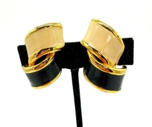 Vintage gold color with black and cream Enamel CLIP ON Earrings - Foto 1 di 3