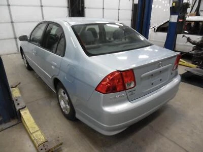 Conjunto de filtro de aire usado se adapta a: Honda Civic SDN 2005 1,3 L MX híbrido grado A Foto 1 de 4