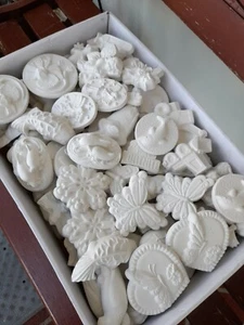 20 x Medium Size (7-8cm) Ready to Paint plaster pieces Inc. POSTAGE - Picture 1 of 1