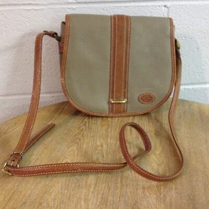 Vintage 80er Jahre LIZ CLAIBORNE Umhängetasche Tasche klein 1/2 Mond Leder taupe braun - Bild 1 von 14