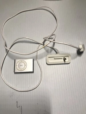 Apple iPod Shuffle 2nd Generation Silver 1 GB Model A1204 with Dock Music Player - Image 1 of 2