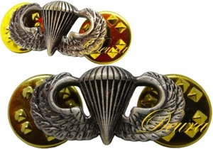 US ARMY Airborne Parachutist Fallschirmjäger MINI Jump Wings Insignia Pin oxidiert - Bild 1 von 3