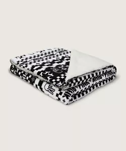Victoria's Secret PINK Sherpa Blanket Black White Fair Isle Dog Snow 50x 60 NEW - Picture 1 of 5