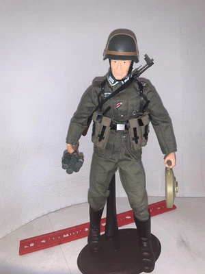 Asesino de tanque granadero del ejército alemán 1/6 Segunda Guerra Mundial (Panzer Jager). Mp44,Cluster Grenade Foto 1 de 4