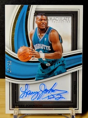 2022-23 Panini Immaculate Collection Shadowbox On Card Auto Larry Johnson 05/49 Foto 1 de 4