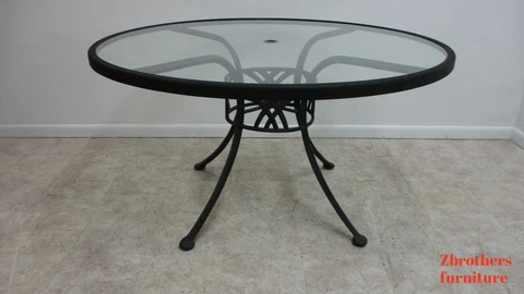 Landgrave Patio Porch Outdoor Round Dining Dinette Table Cast Classics B Cover