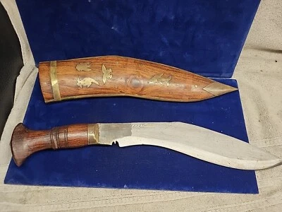 Hoja Grabada Kukri Período Segunda Guerra Mundial Funda Original Madera y Latón Daga Guerrero  Foto 1 de 4