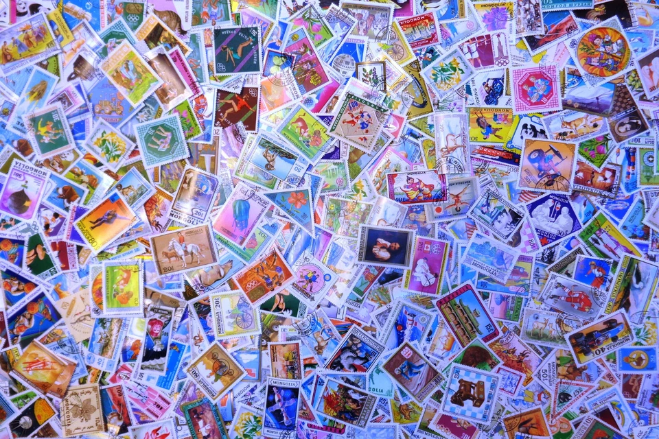 SELLOS CONMEMORATIVOS DE MONGOLIA Mezcla/kiloware sin papel 3 oz.(84 gramos) B2 Foto 1 de 1