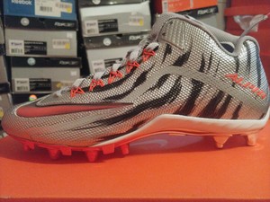 Las mejores ofertas en Nos Nike 11 Plata Zapatos de fútbol americano para  hombres | eBay