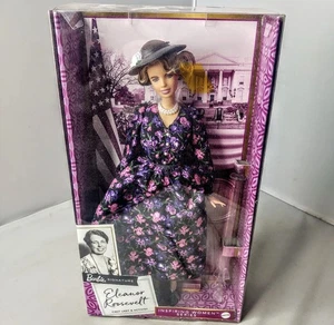 Eleanor Roosevelt First Lady Mattel Barbie Signature Fashion Doll NRFB - Foto 1 di 2