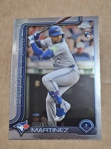 2025 ORELVIS MARTINEZ TOPPS CHROME BASEBALL ROOKIE RC CARD #105 TORONTO BLUE JAY - Picture 1 of 2