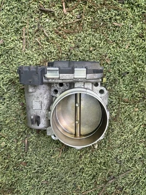 Mercedes-Benz E350 2014 carrocería del acelerador U0300 Foto 1 de 3