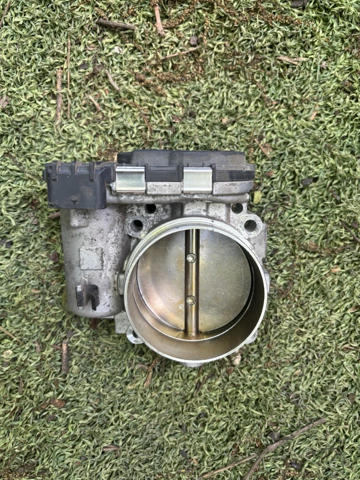 Mercedes-Benz E350 2014 carrocería del acelerador U0300 Foto 1 de 3