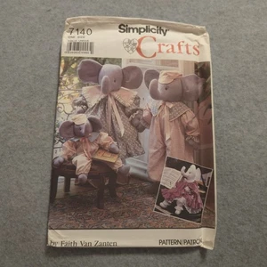 Muñeca de peluche Simplicity 7140 Elephant Family patrón de costura sin cortar de colección - Imagen 1 de 5