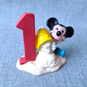 Figura De Colección Disney Bebé Mickey Mouse 1er Cumpleaños Topper 2" Figura Aplausos Años 80 - Imagen 1 de 7