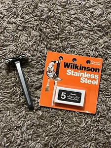 Vintage Wilkinson Sword Stainless Steel 5 Shaving Razor Blade and Vintage Razor - Picture 1 of 2