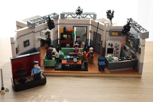 LEGO Ideas: Seinfeld (21328) 100% Complete Set Retired Used - Picture 1 of 3