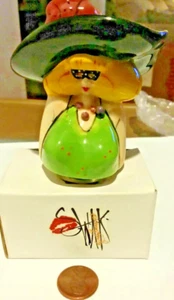 SWANK SWINK CERAMIC MASKED LADY W LARGE HAT  WINE CORK VINTAGE DV90 - Picture 1 of 5