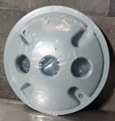 Mulberry 30377 Three 1/2" I.P.S Holes Lampholder Cover - Image 1 of 3