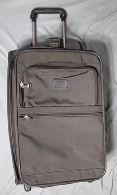 Mala de transporte Tumi vintage verde náilon balístico 20” com rodas verticais 2265M3 - Imagem 1 de 4