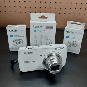 Nikon COOLPIX S800c 16.0MP Compact Digital Camera White - Picture 1 of 7