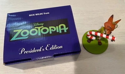 Grolier/Early Moments HANK Disney Ornamento, Finding Dory, President’s Edition Foto 1 de 4