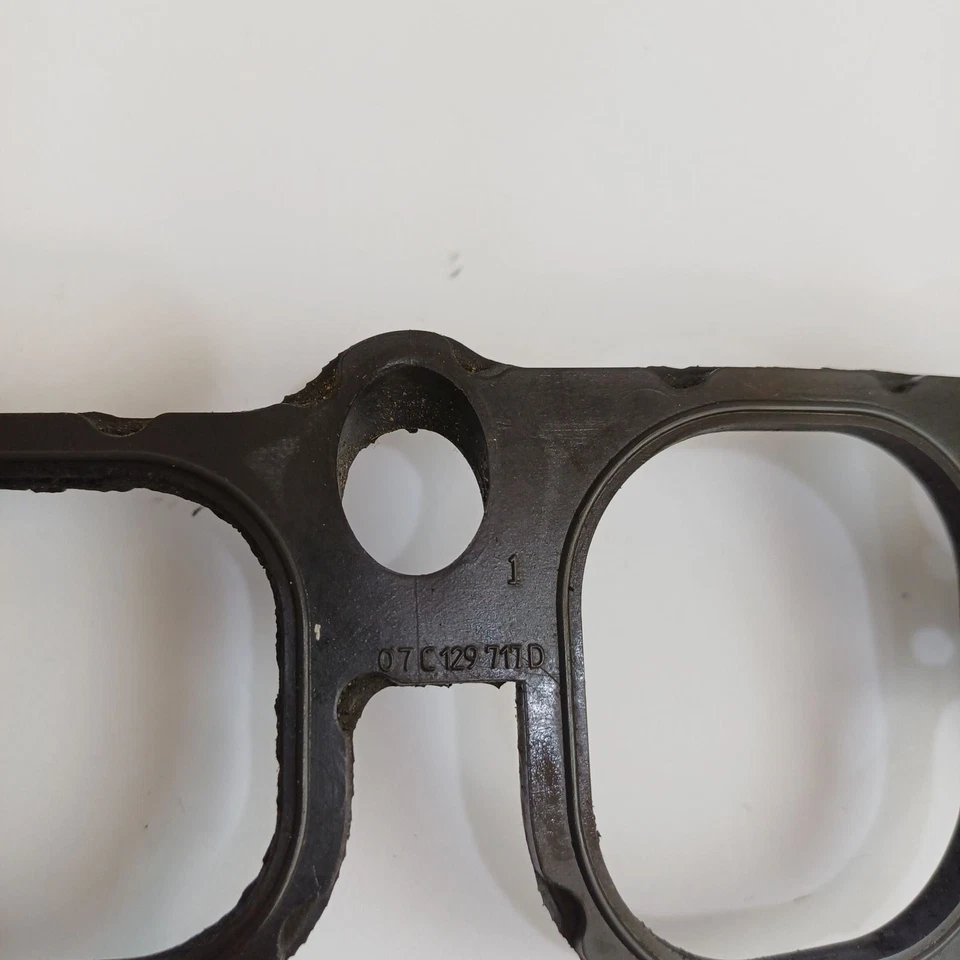 Junta colector de admisión Audi S8 2004-2006 07C129717D Foto 1 de 4