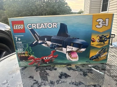 LEGO CREATOR: Deep Sea Creatures (31088) Shark Squid Fish - Image 1 of 4
