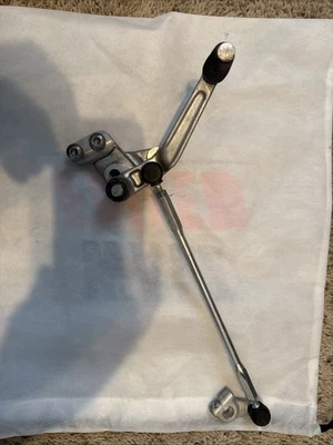 06-07 Palanca de cambios Suzuki GSXR 600 con acoplamiento. Usado buen estado Foto 1 de 4