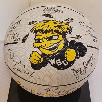 1998-99 WICHITA STATE SHOCKERS Team Signed Autographed Basketball Maurice Evans - Image 1 of 2