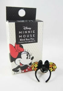 (1) Disney Minnie Mouse Flor Orejas Negro Diadema Prendedor ABIERTO Caja Ciega Bolso 3 piezas - Imagen 1 de 4