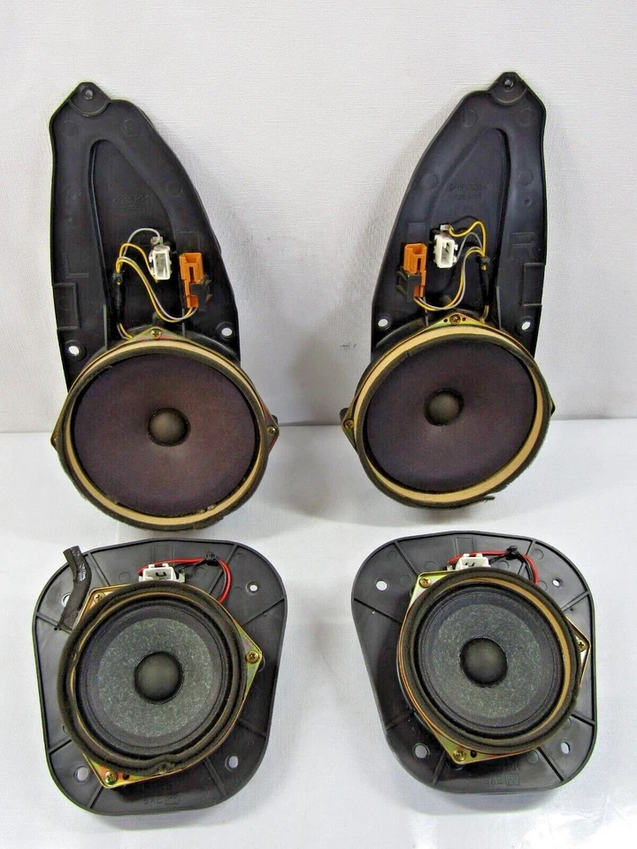 1999-2002 Toyota 4Runner porta alto-falantes esquerda e direita dianteiro e traseiro conjunto de 4 fabricante de equipamento original - Imagem 1 de 4