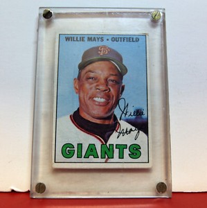 1967 Topps  #200 Willie Mays Baseball Card - Very good VG - in protective case