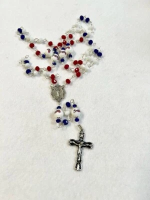 ATLANTA BRAVES ROSARY NECKLACE JEWELRY GLASS BEADED BASEBALL ORNAMENT MLB - Image 1 of 4