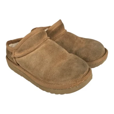 Zuecos UGG Juveniles Clásicos Gamuza Sin Cordones Marrón Castaño Talla 13 Otoño Invierno Acogedores Foto 1 de 4